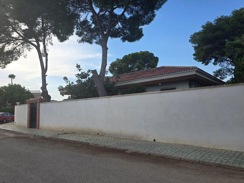 7 bedroom Villa for sale