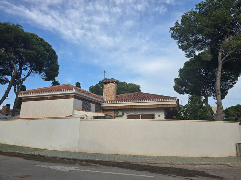 7 bedroom Villa for sale