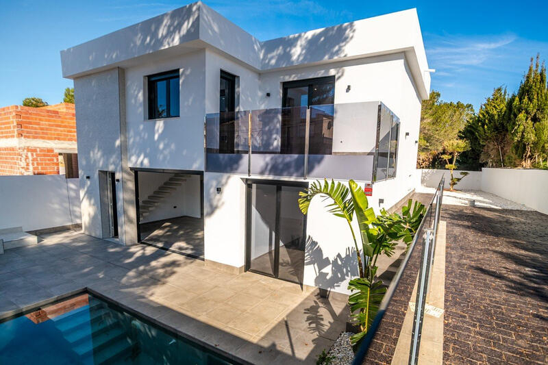 Villa for sale in Los Balcones, Alicante