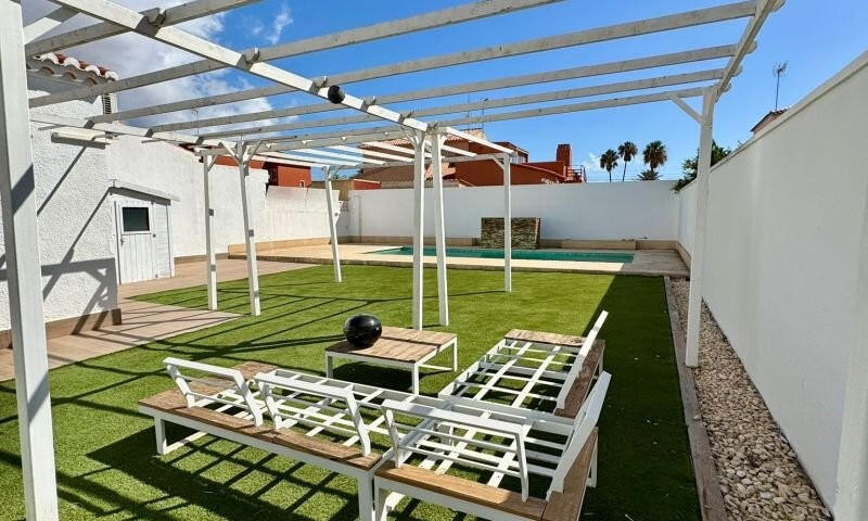 2 Schlafzimmer Villa zu verkaufen