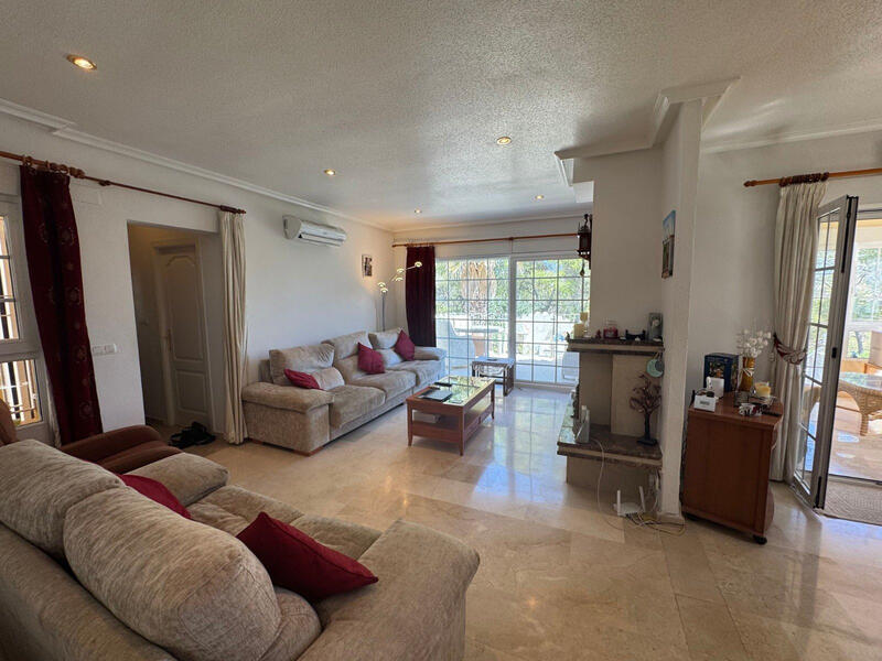 4 bedroom Villa for sale