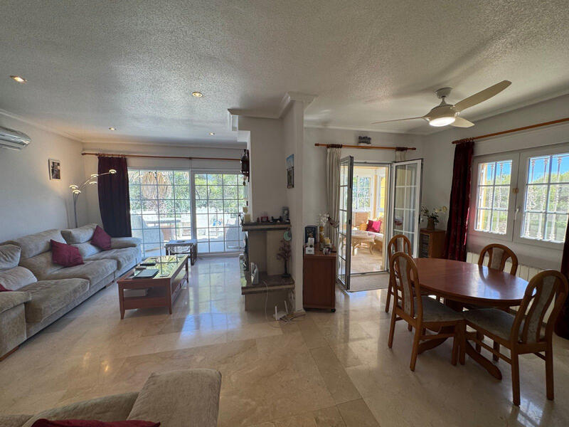 4 bedroom Villa for sale