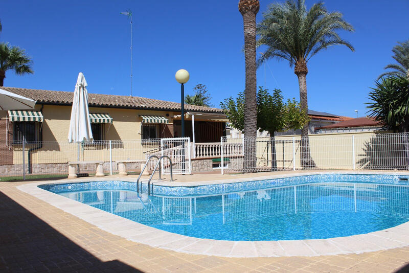 Villa à vendre dans Los Perez (Ayuntamiento Almoradi/Torrevieja), Alicante