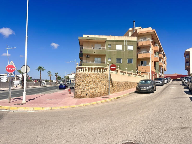 квартира продается в San Miguel de Salinas, Alicante