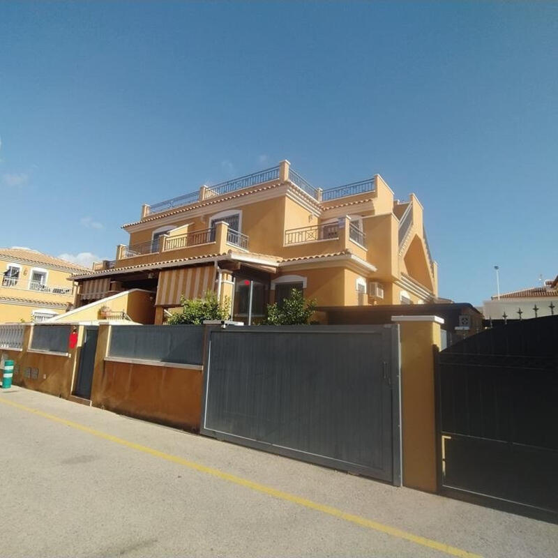 Duplex til salgs i Torrevieja, Alicante