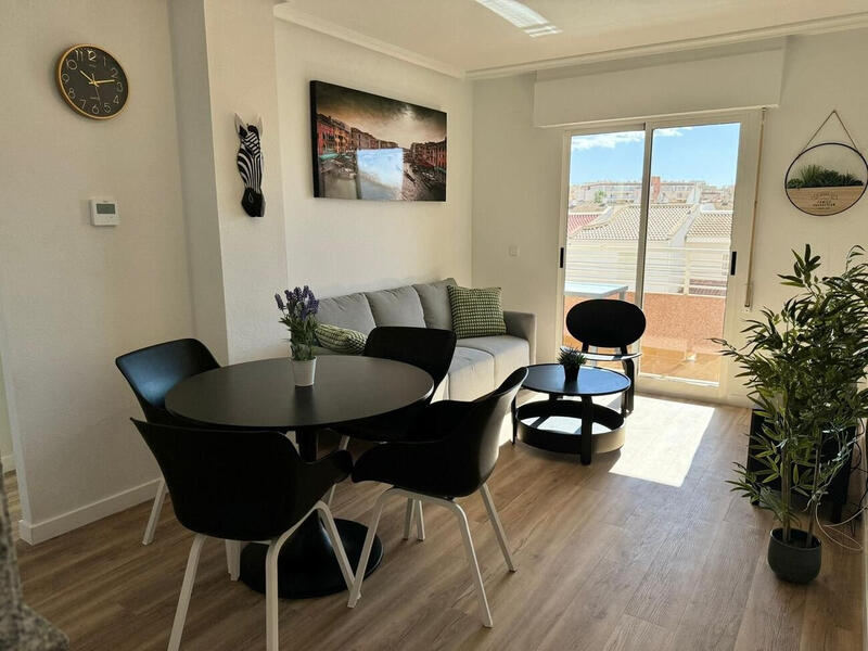 квартира продается в Torrevieja, Alicante