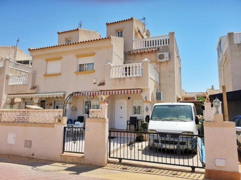 Dúplex en venta en Torrevieja, Alicante