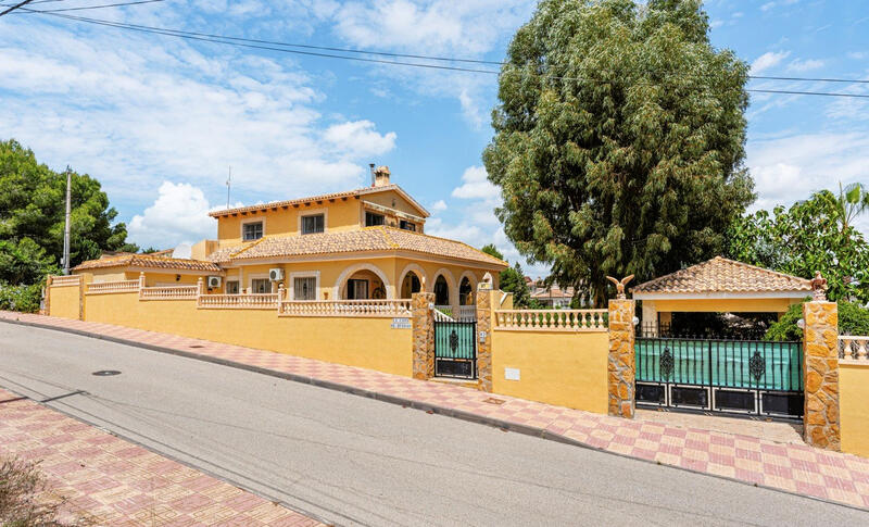 Villa till salu i Jacarilla, Alicante