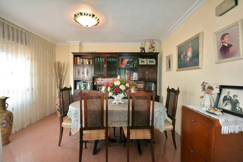 4 slaapkamer Appartement Te koop