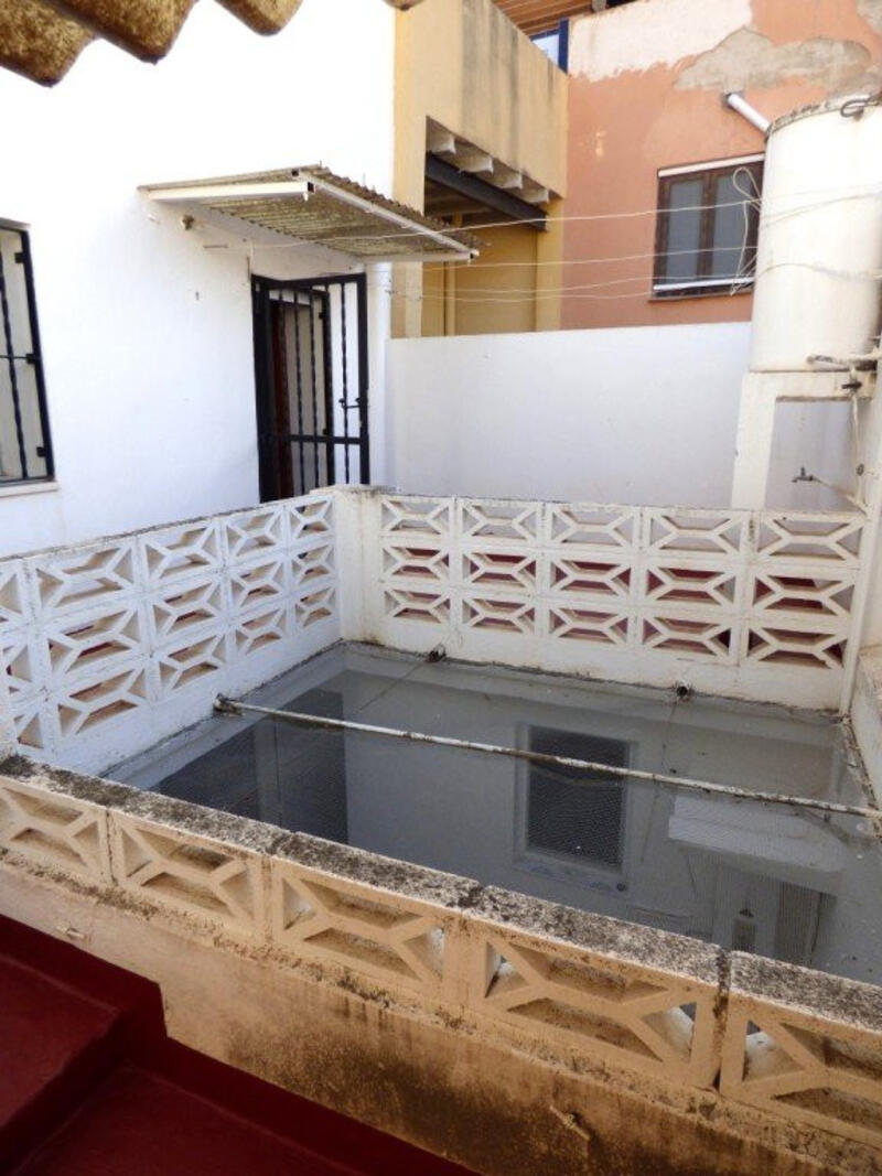 3 slaapkamer Gezinswoning Te koop