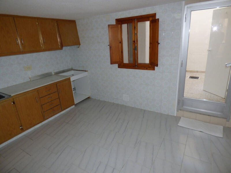 3 slaapkamer Gezinswoning Te koop
