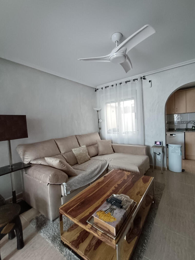 2 slaapkamer Gezinswoning Te koop