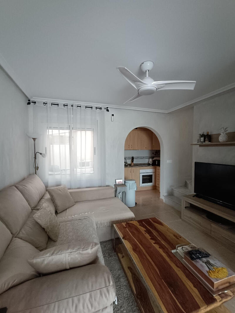 2 slaapkamer Gezinswoning Te koop