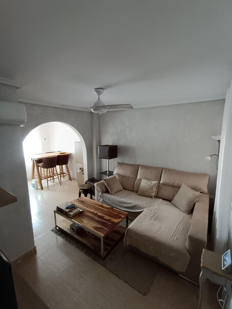 2 slaapkamer Gezinswoning Te koop