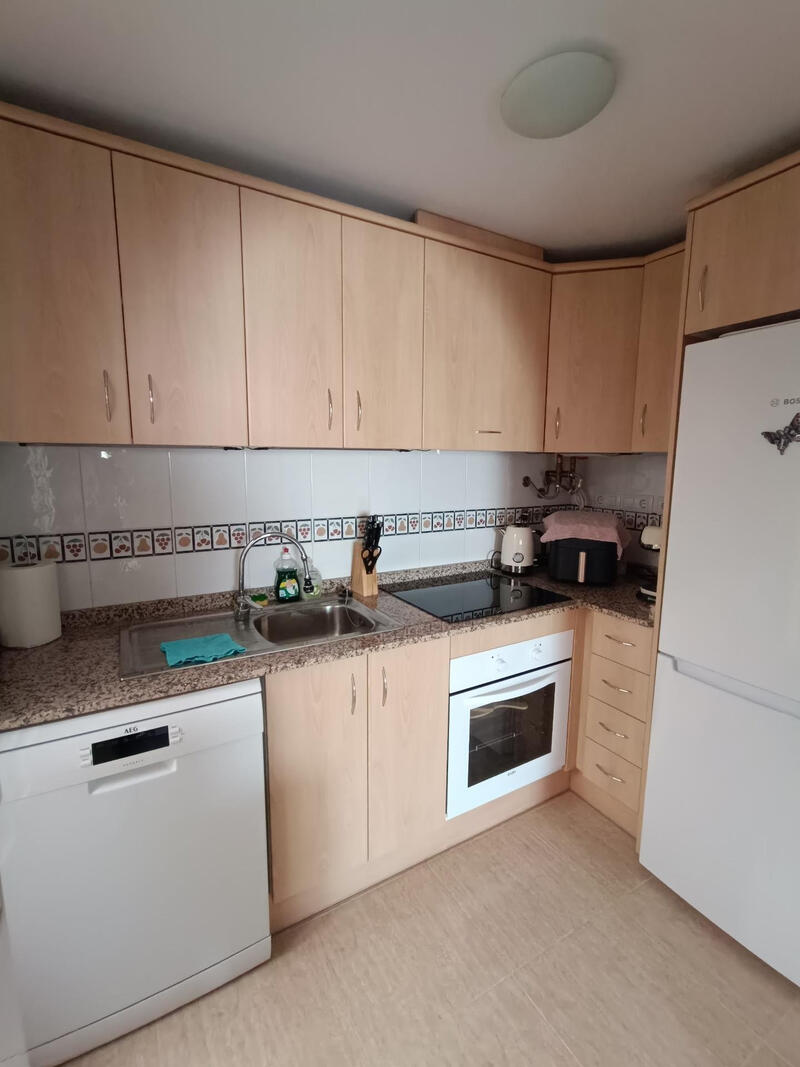 2 slaapkamer Gezinswoning Te koop