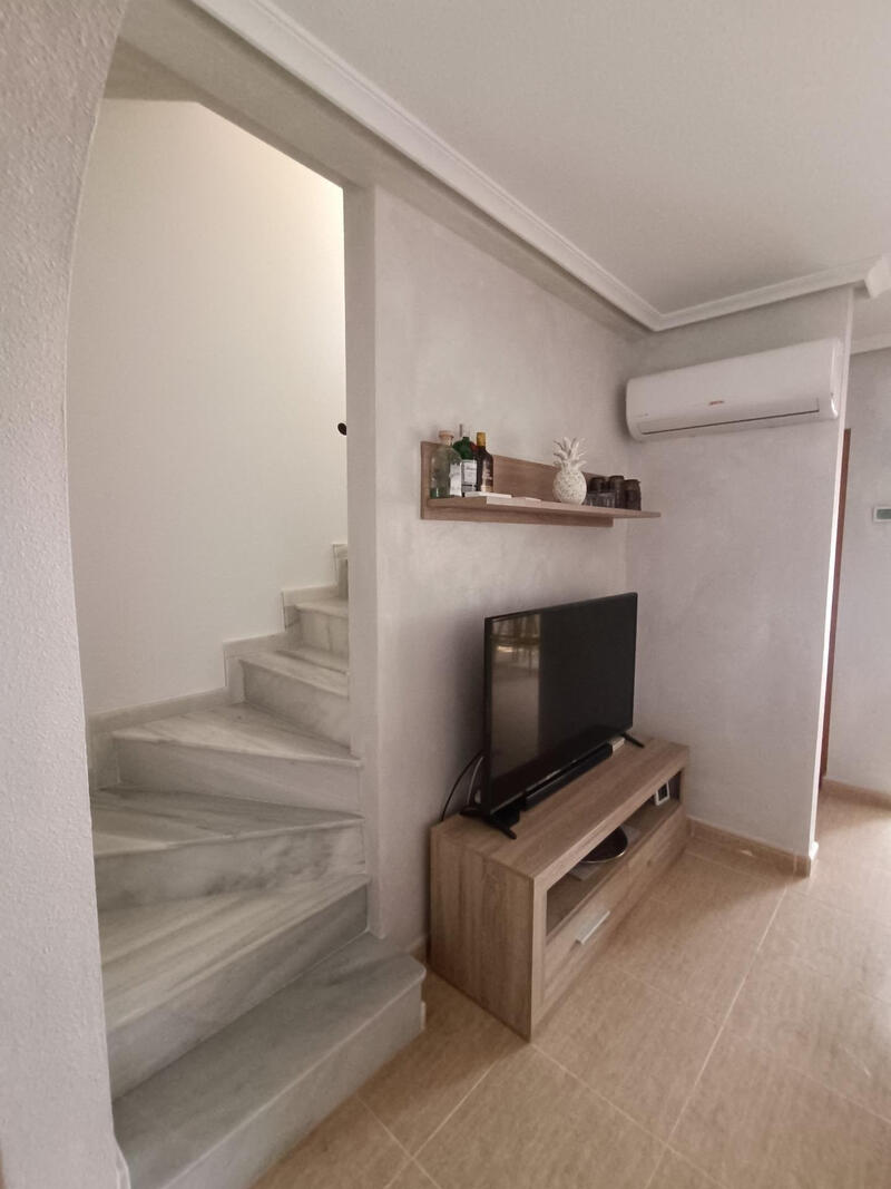 2 slaapkamer Gezinswoning Te koop