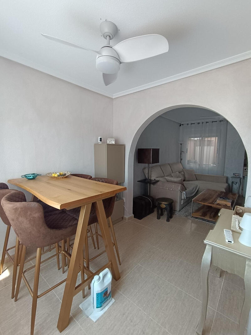 2 slaapkamer Gezinswoning Te koop