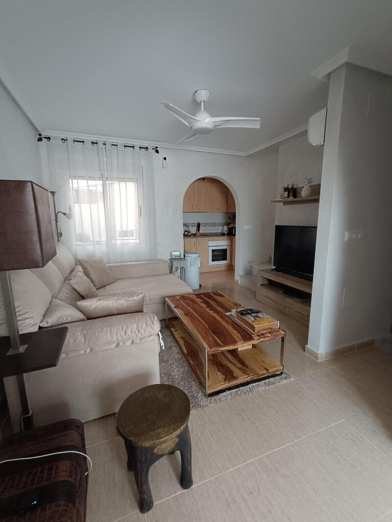 2 slaapkamer Gezinswoning Te koop