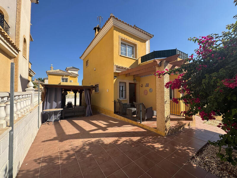 3 Cuarto Villa en venta
