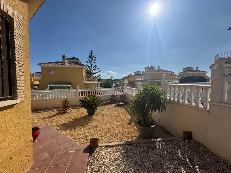 3 Cuarto Villa en venta