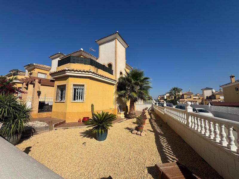 3 Cuarto Villa en venta