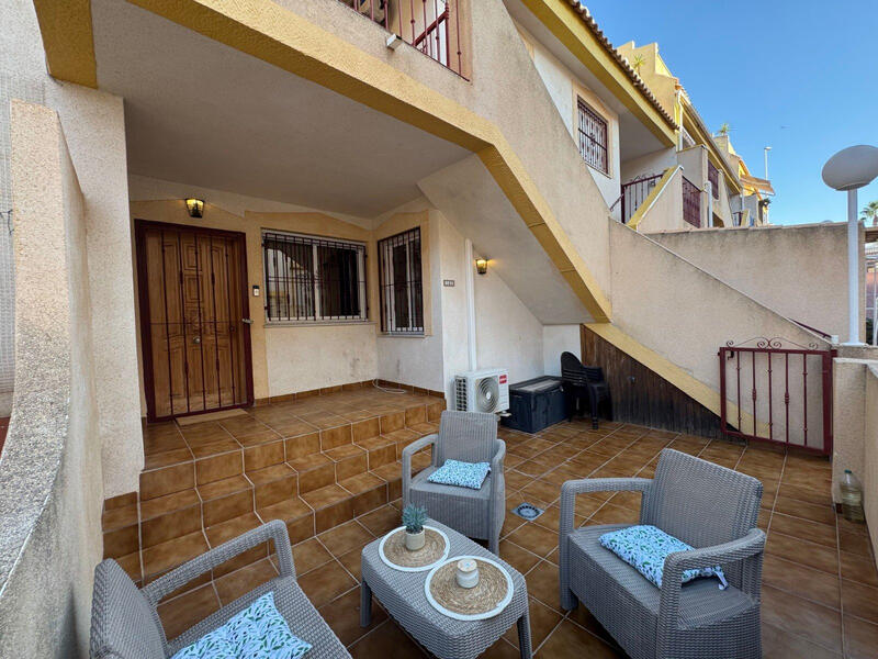 квартира продается в La Zenia, Alicante
