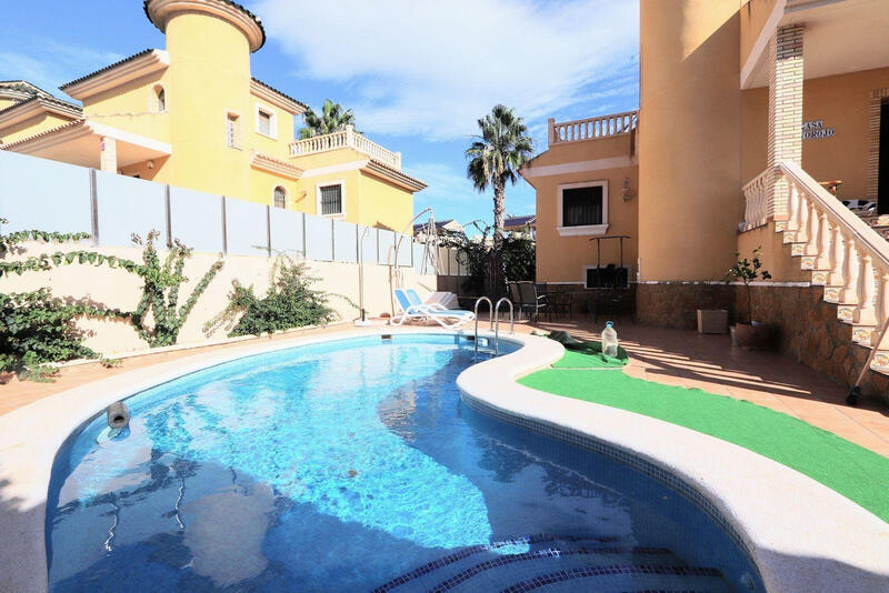 3 bedroom Villa for sale