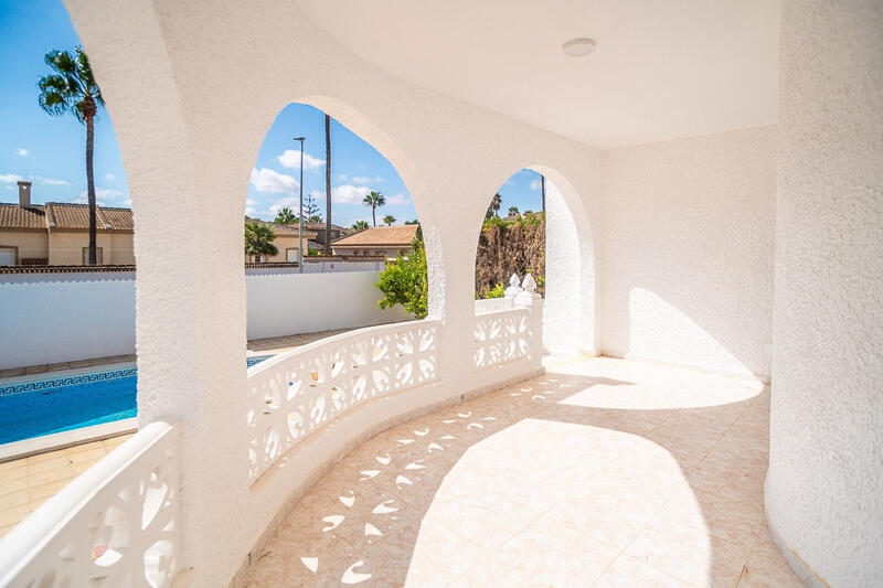 4 bedroom Villa for sale