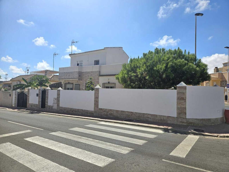 3 bedroom Villa for sale