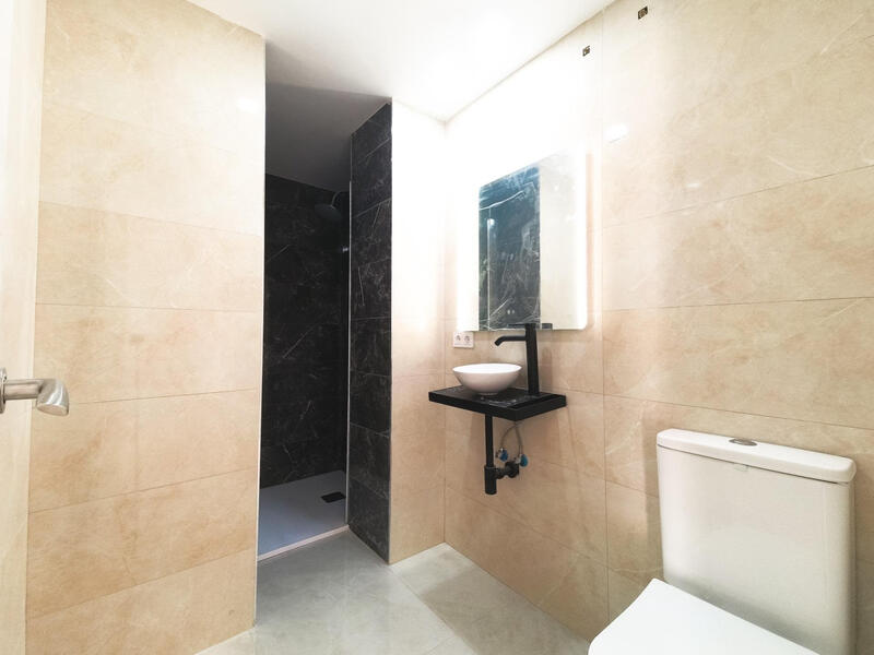 3 bedroom Apartment for sale