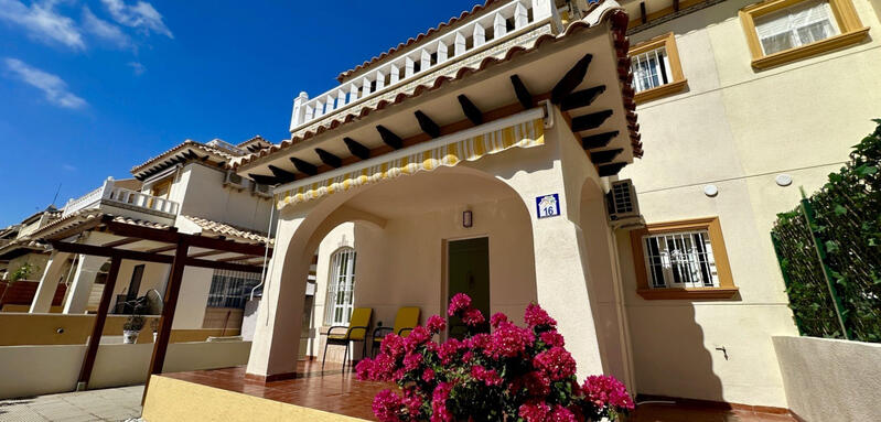3 bedroom Townhouse for sale