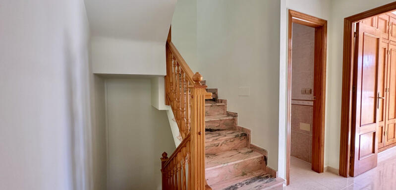3 bedroom Townhouse for sale