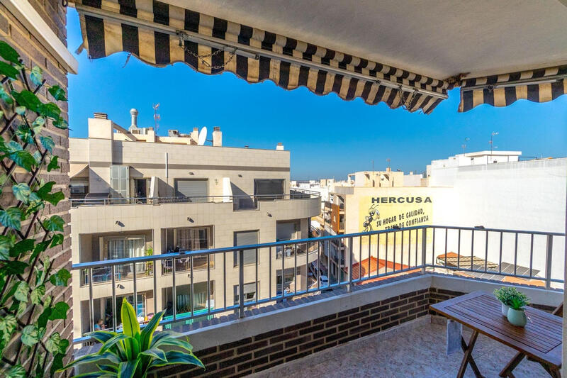 3 bedroom Apartment for sale