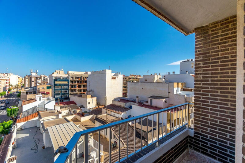 3 bedroom Apartment for sale