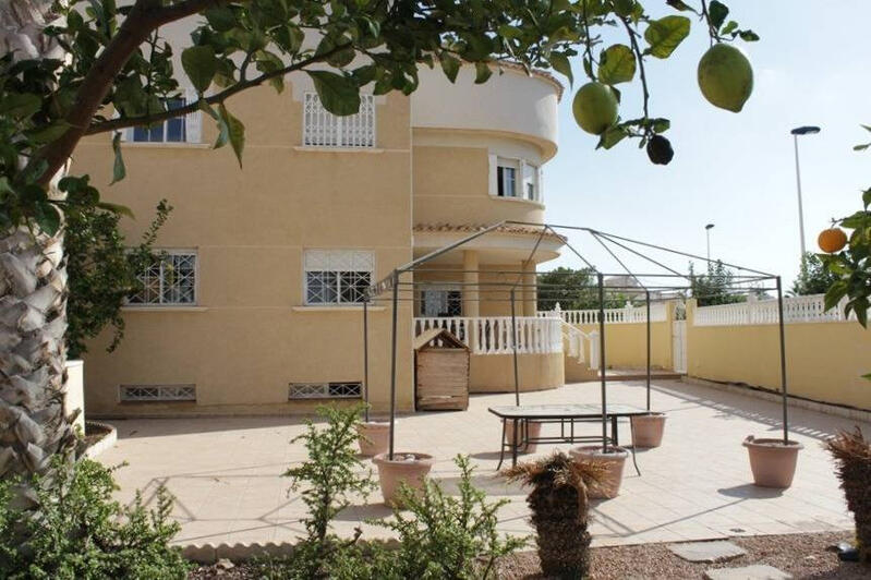 6 sovrum Villa till salu