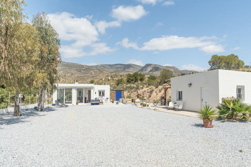 3 bedroom Country House for sale