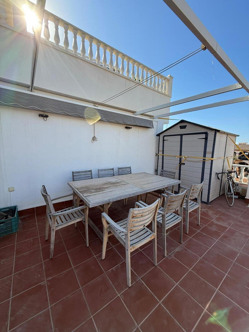 2 slaapkamer Gezinswoning Te koop