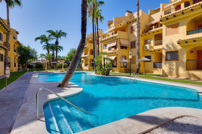 квартира продается в Torrevieja, Alicante