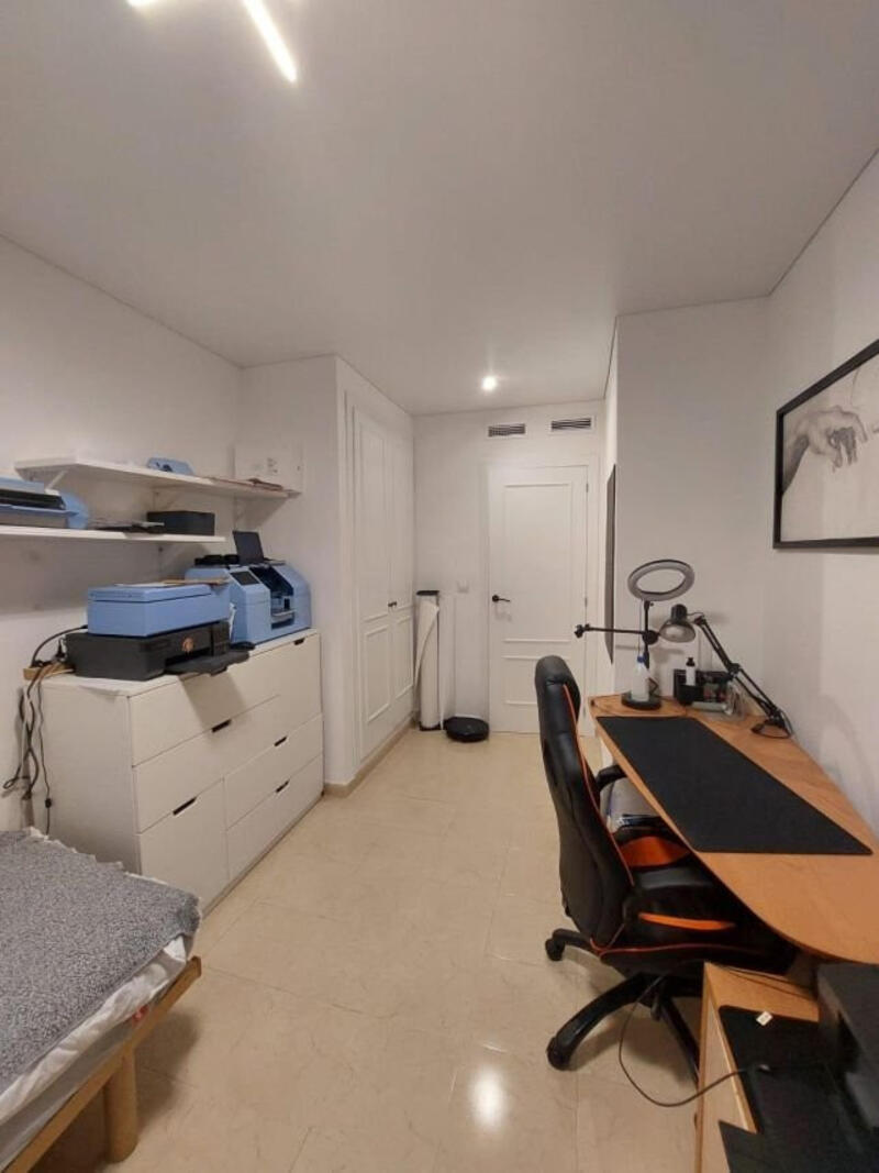 3 bedroom Apartment for sale