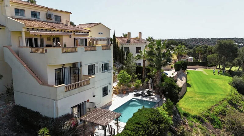 Villa à vendre dans Villamartin, Alicante