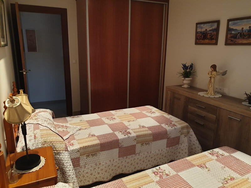 3 спальная комната квартира продается