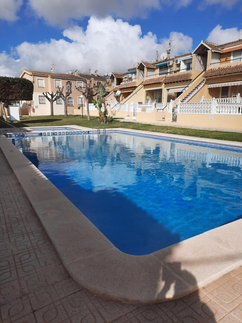 Villa for sale in San Miguel de Salinas, Alicante