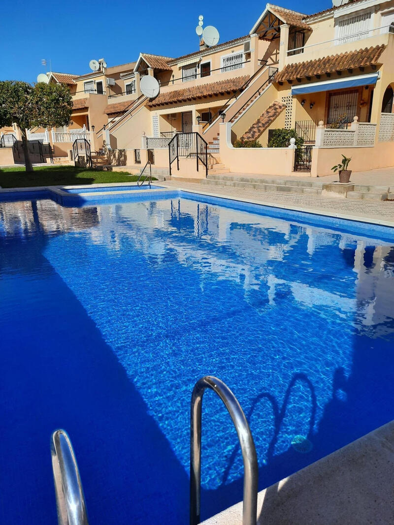 2 Cuarto Villa en venta