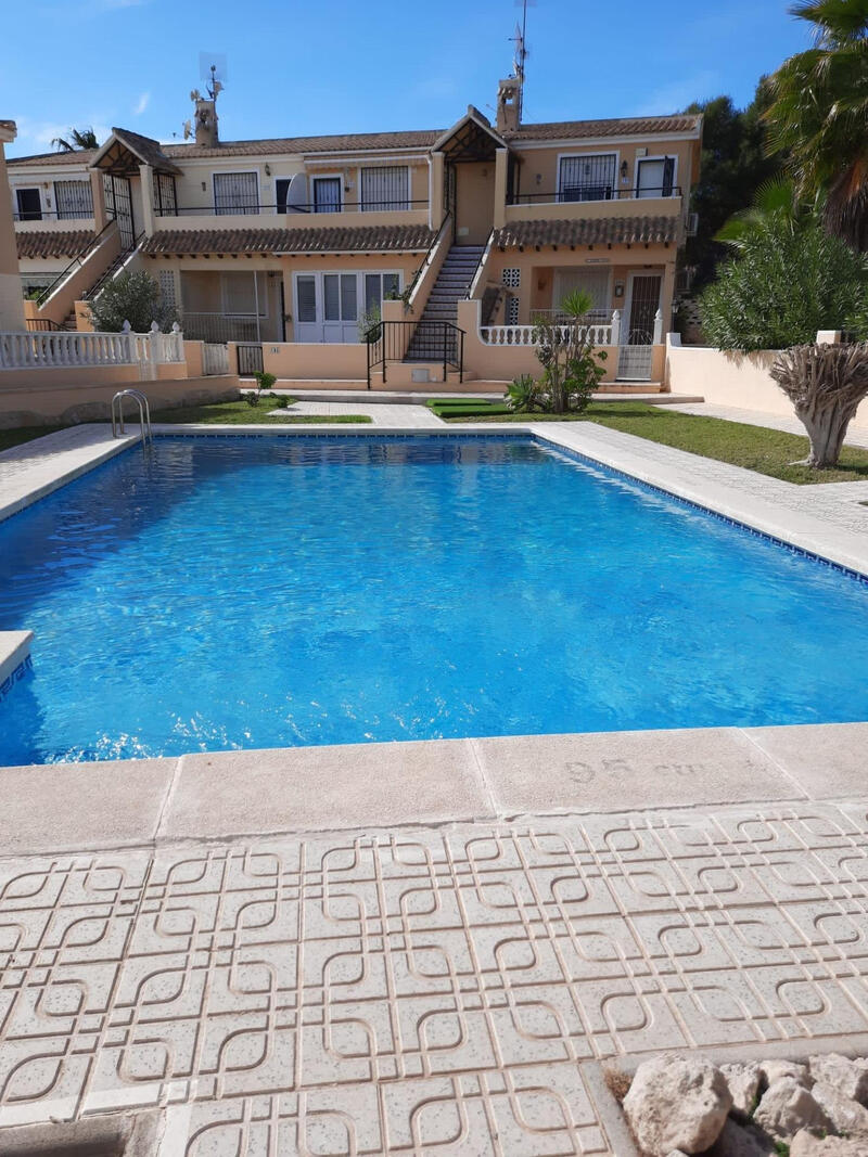 2 Cuarto Villa en venta