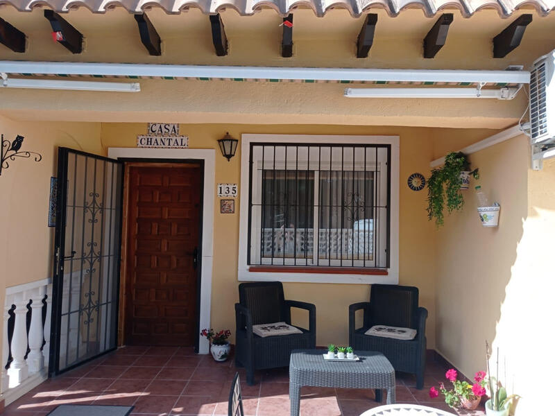 2 Cuarto Villa en venta