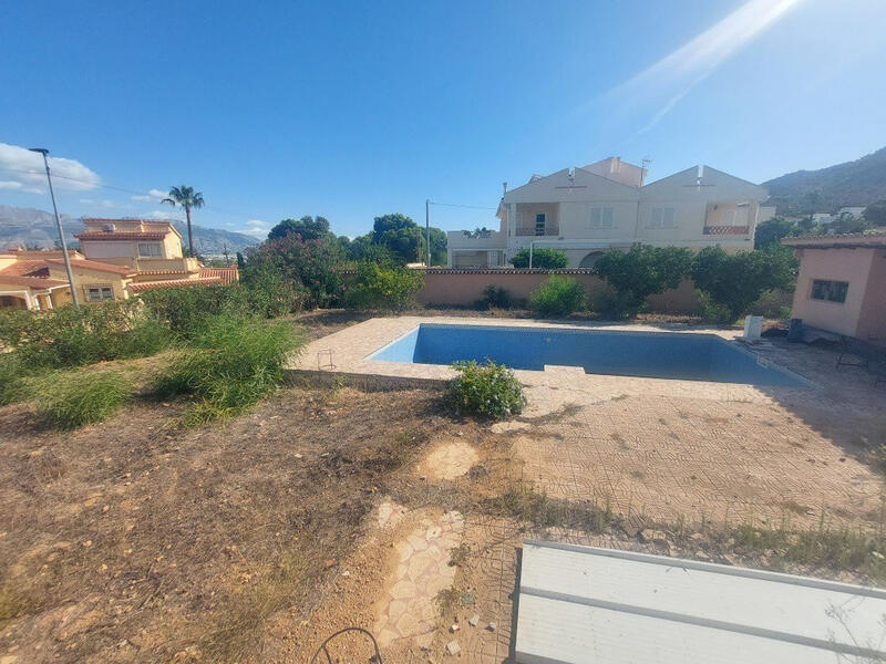 5 bedroom Villa for sale