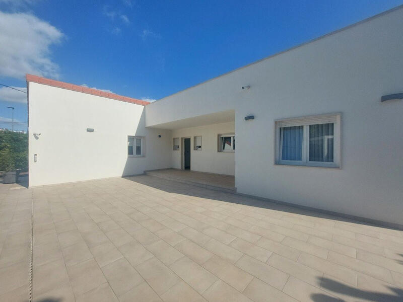 5 bedroom Villa for sale