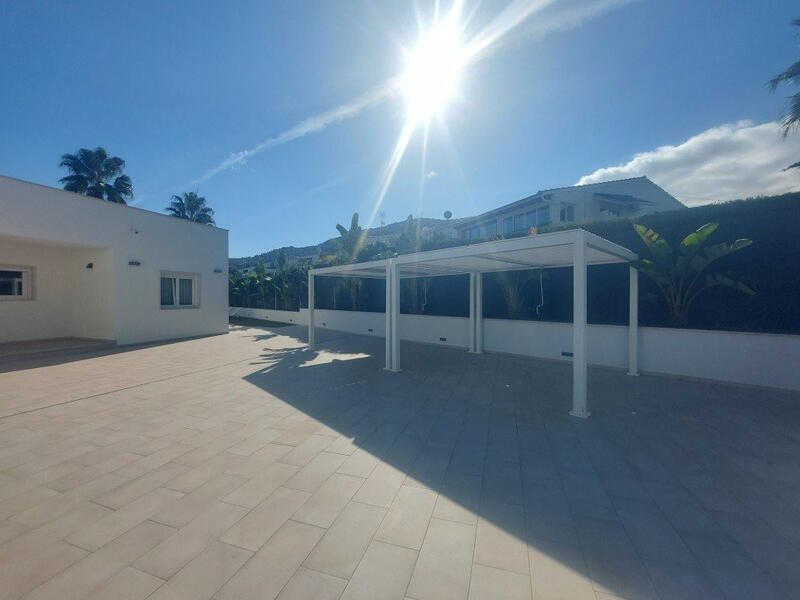 5 bedroom Villa for sale