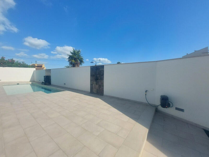 5 bedroom Villa for sale