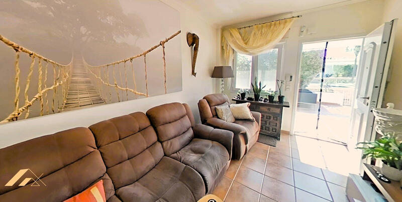 2 bedroom Townhouse for sale
